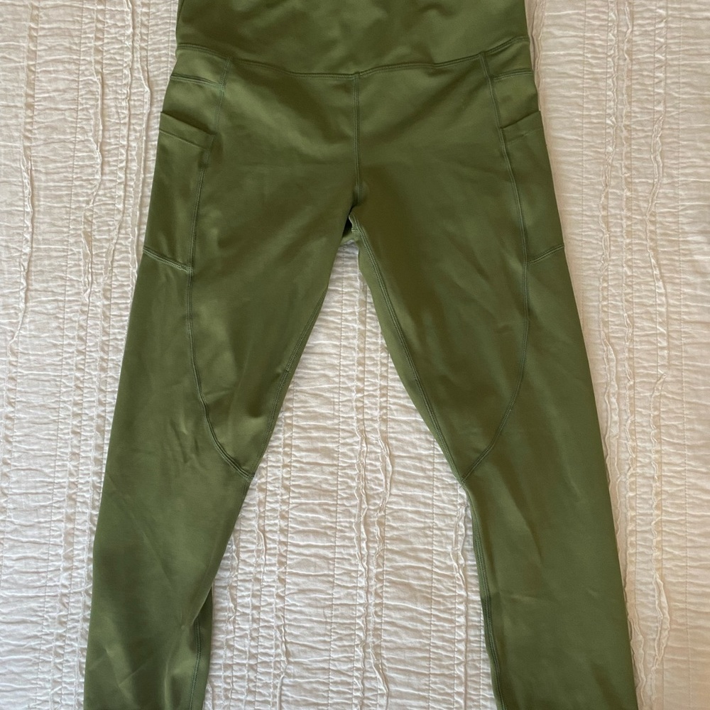 Zyia crop leggings size large